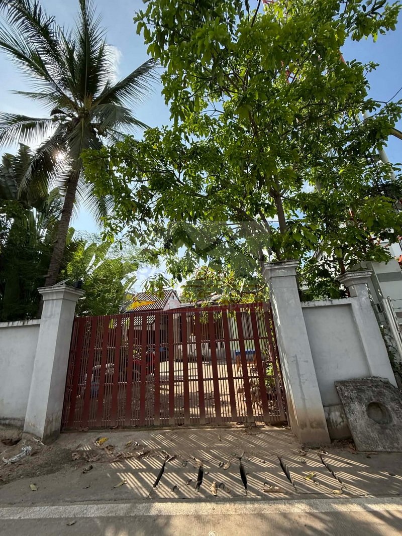 6955-Modern Executive Retreat: Spacious 3-Bedroom Home Near Suanmon Market and International Embassies