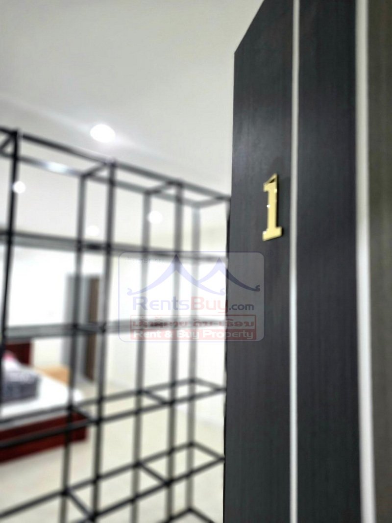 houseforrent13 6894-Modern 5-Bedroom Executive Residence in Sikhottabong: The Ultimate Vientiane Rental