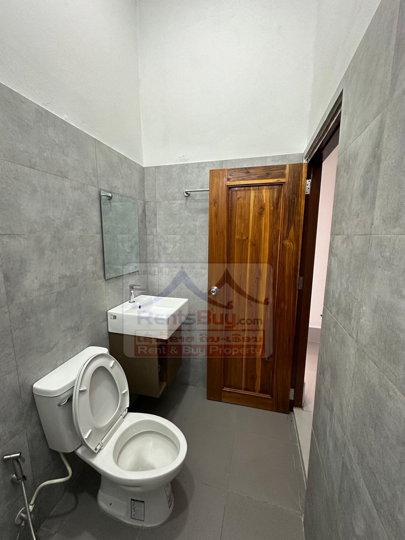 6938-Spacious 3-BR Contemporary Home Near International Schools & U.S. Embassy