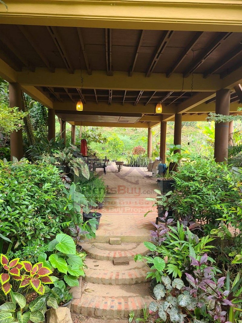 6943-The Jewel of Luang Prabang: Exquisite 3-BR Holiday Home on Expansive Grounds