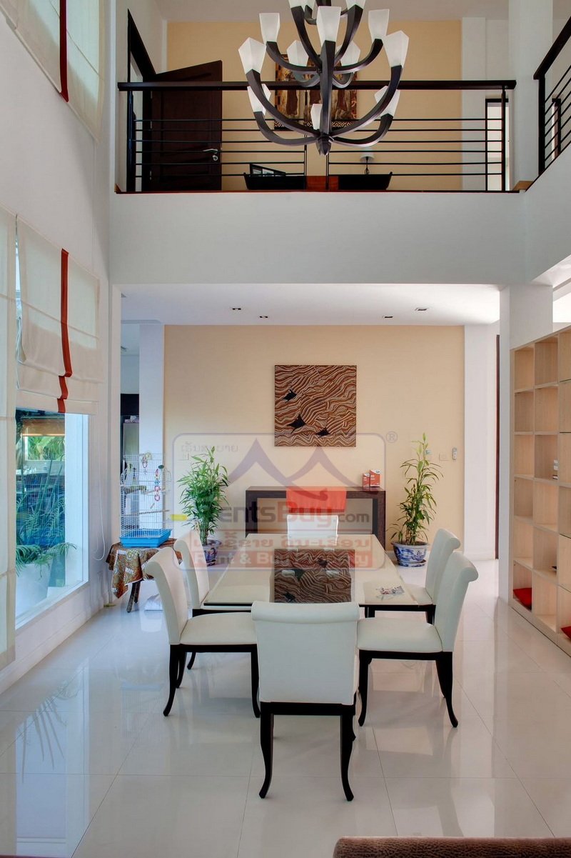 6986-Spacious 600 sqm Modern Villa with Private Swimming Pool: Prime Sisattanak Location for Rent