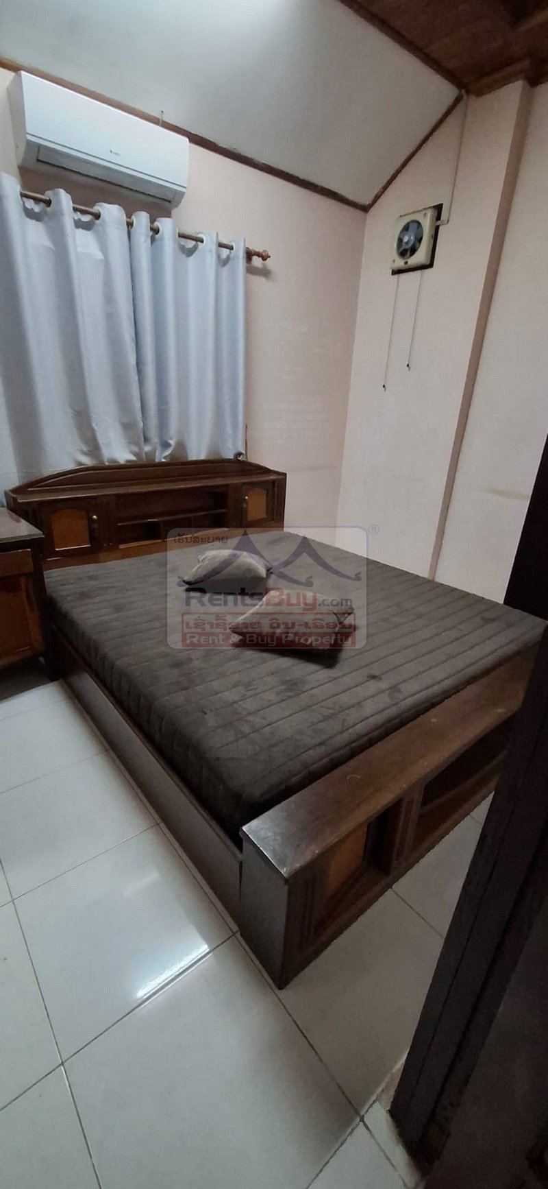 houseforrent01 7032-Modern 5-Bedroom Dual House Compound for Rent Near Sang Jiang Market & Wattay Airport