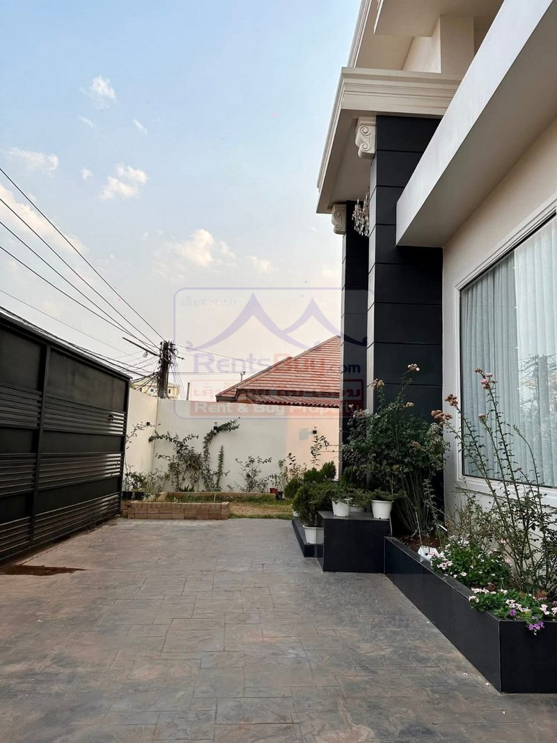 7005-Luxury 4-Bedroom Fully Furnished Family Home for Rent Near National Convention Center, Vientiane