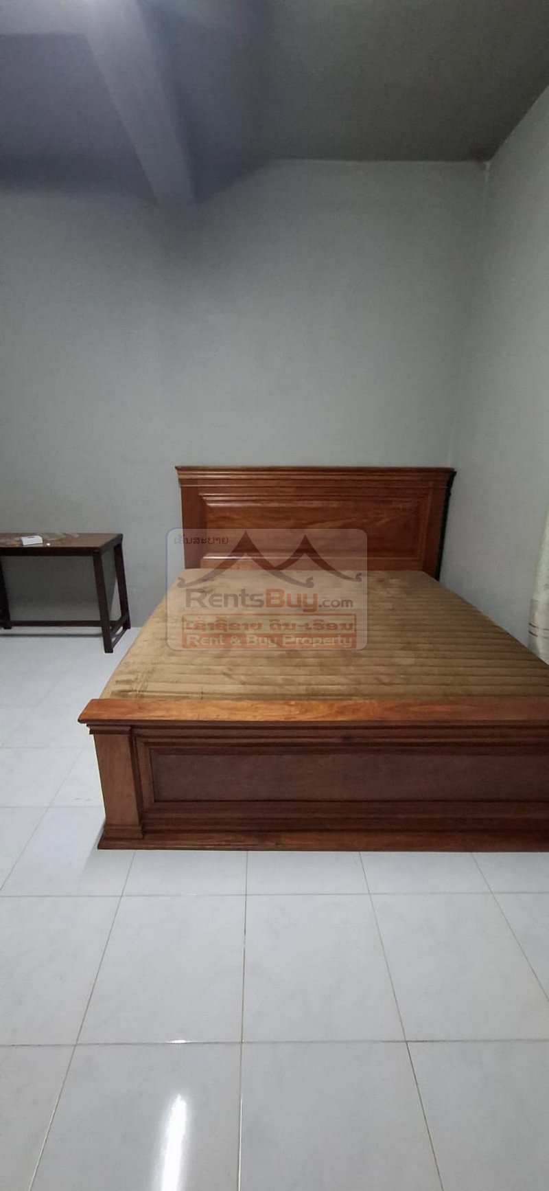 houseforrent07 7032-Modern 5-Bedroom Dual House Compound for Rent Near Sang Jiang Market & Wattay Airport