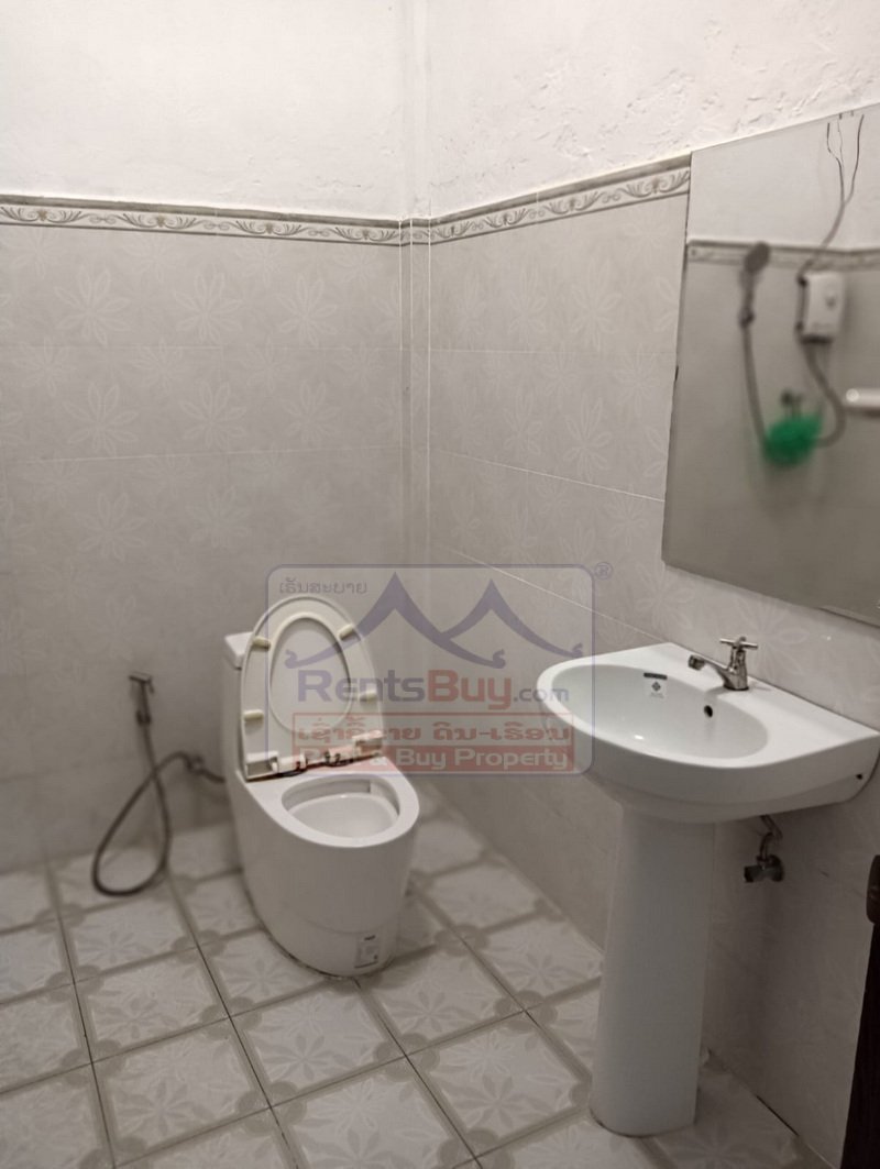 6984-Spacious Family House with Rooftop Terrace Sikhottabong District, Vientiane Capital