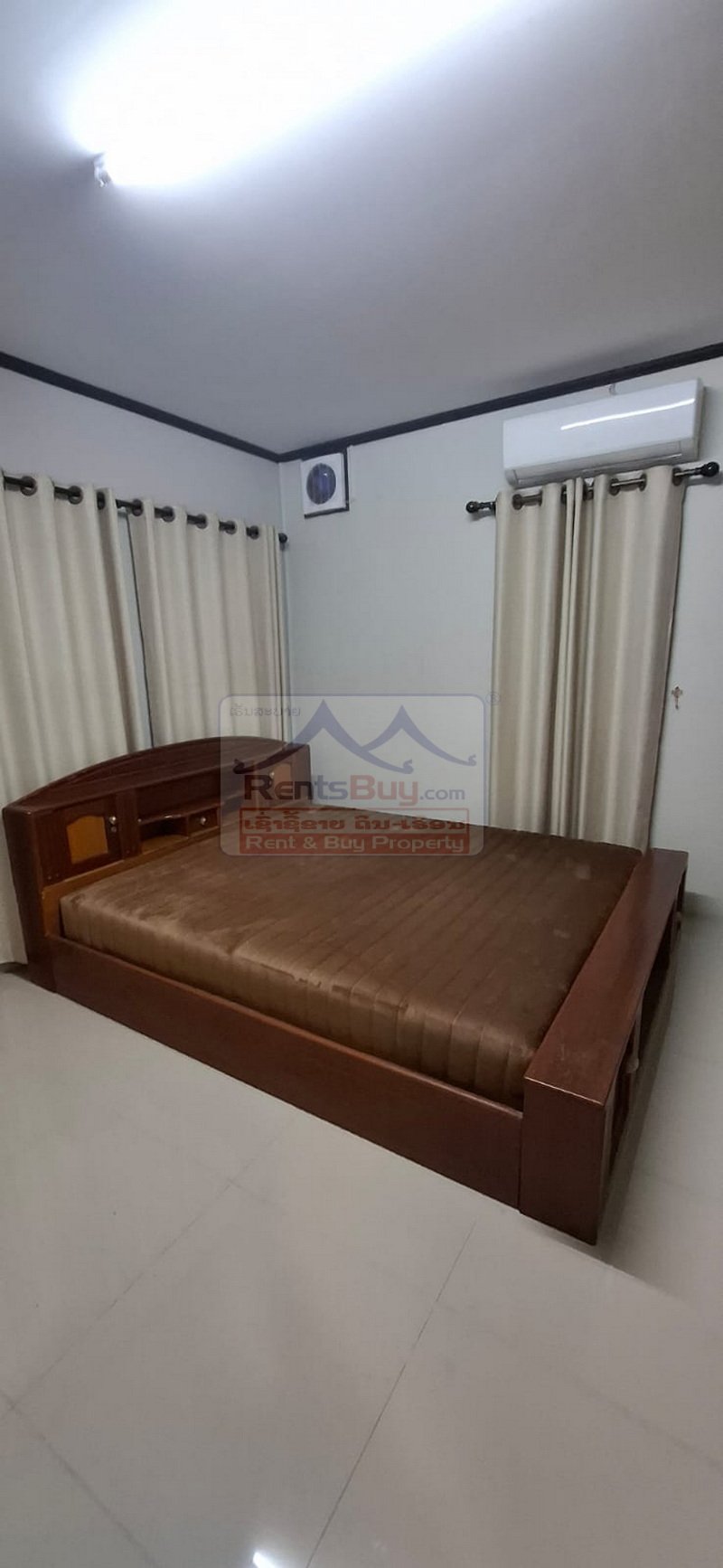 houseforrent11 7032-Modern 5-Bedroom Dual House Compound for Rent Near Sang Jiang Market & Wattay Airport