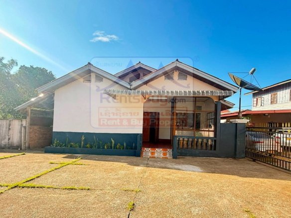 7052-Fully Furnished Home: 2 Minutes from Xam Neua Administrative Center , Houaphanh district