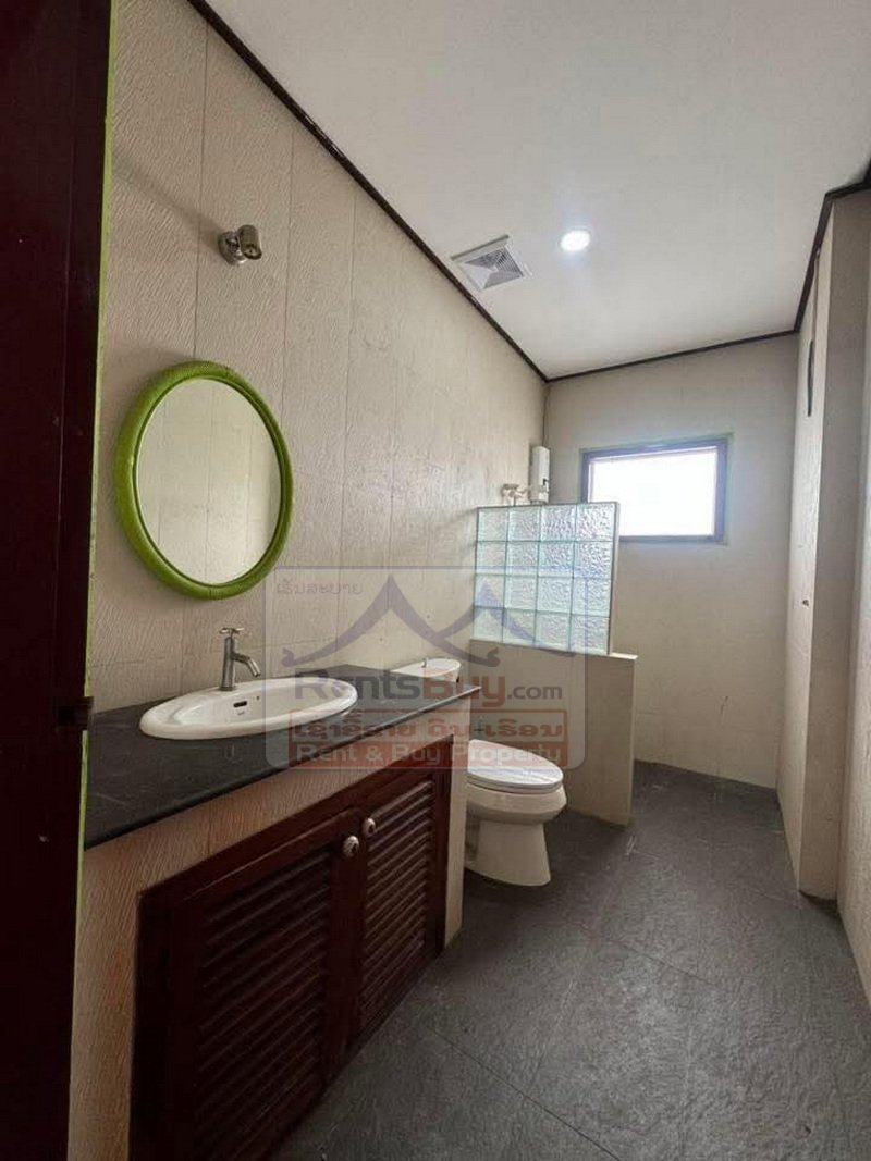 houseforrent09 7047-Ideal Location: Fully Furnished Villa Just 5 Minutes from Patuxai