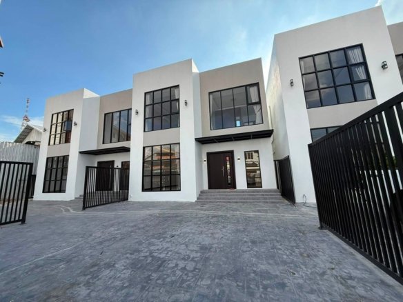 7049-Prime Rental Opportunity: Modern Living, 8–10 Minutes to Patuxai