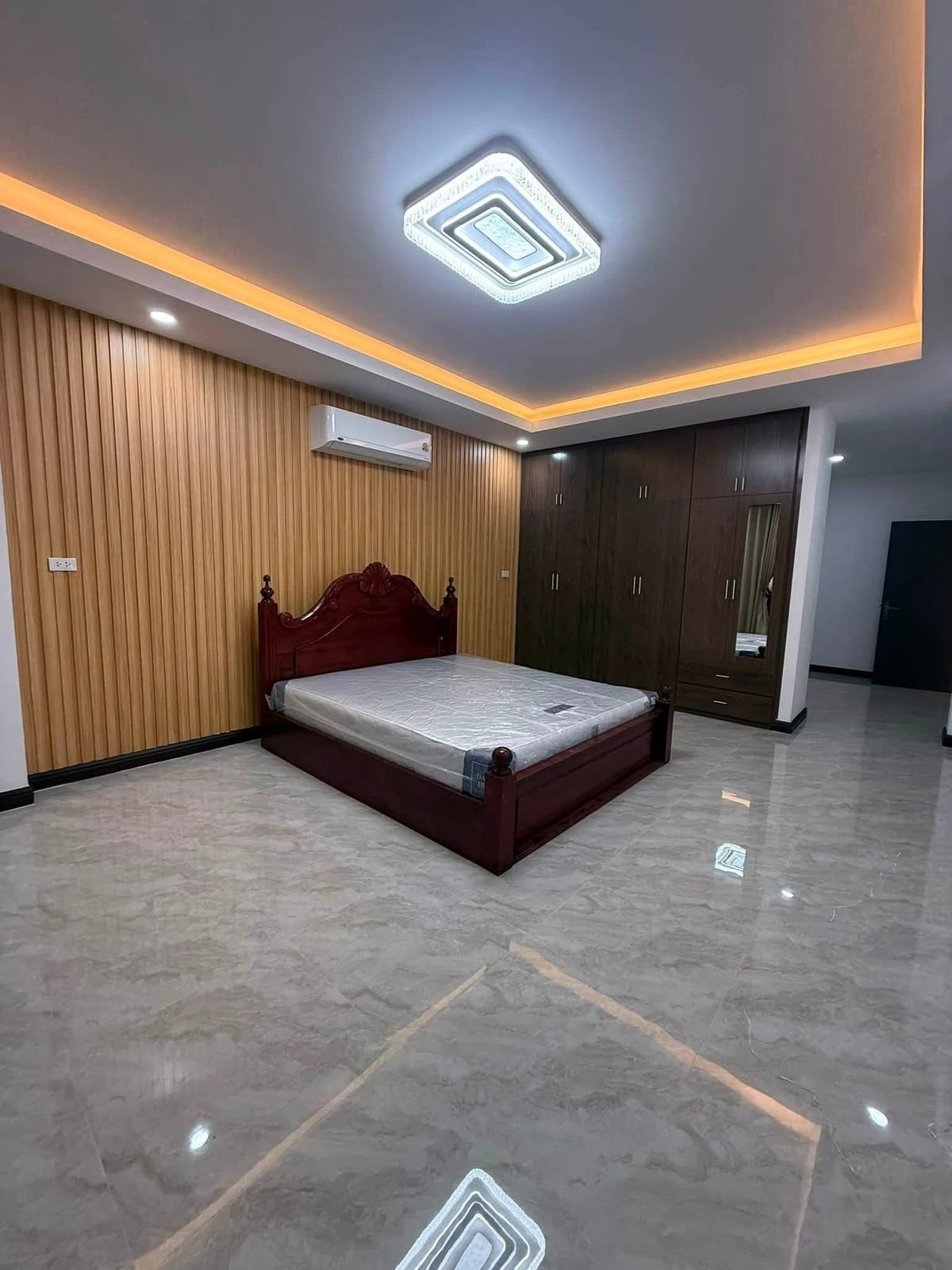 townhouseforrent02 7049-Prime Rental Opportunity: Modern Living, 8–10 Minutes to Patuxai