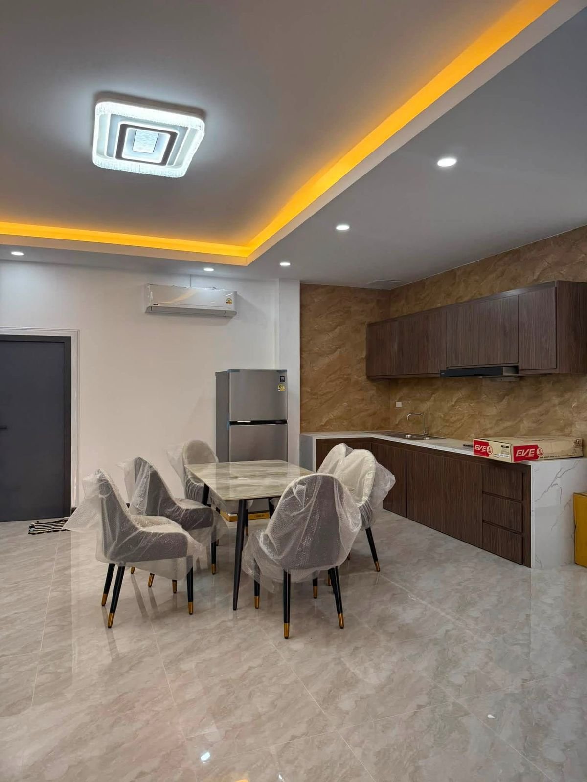 townhouseforrent05 7049-Prime Rental Opportunity: Modern Living, 8–10 Minutes to Patuxai