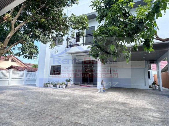 7114-Elegant 4-Bedroom Villa for Rent or Sale Near Embassies and International Schools in Vientiane Capital