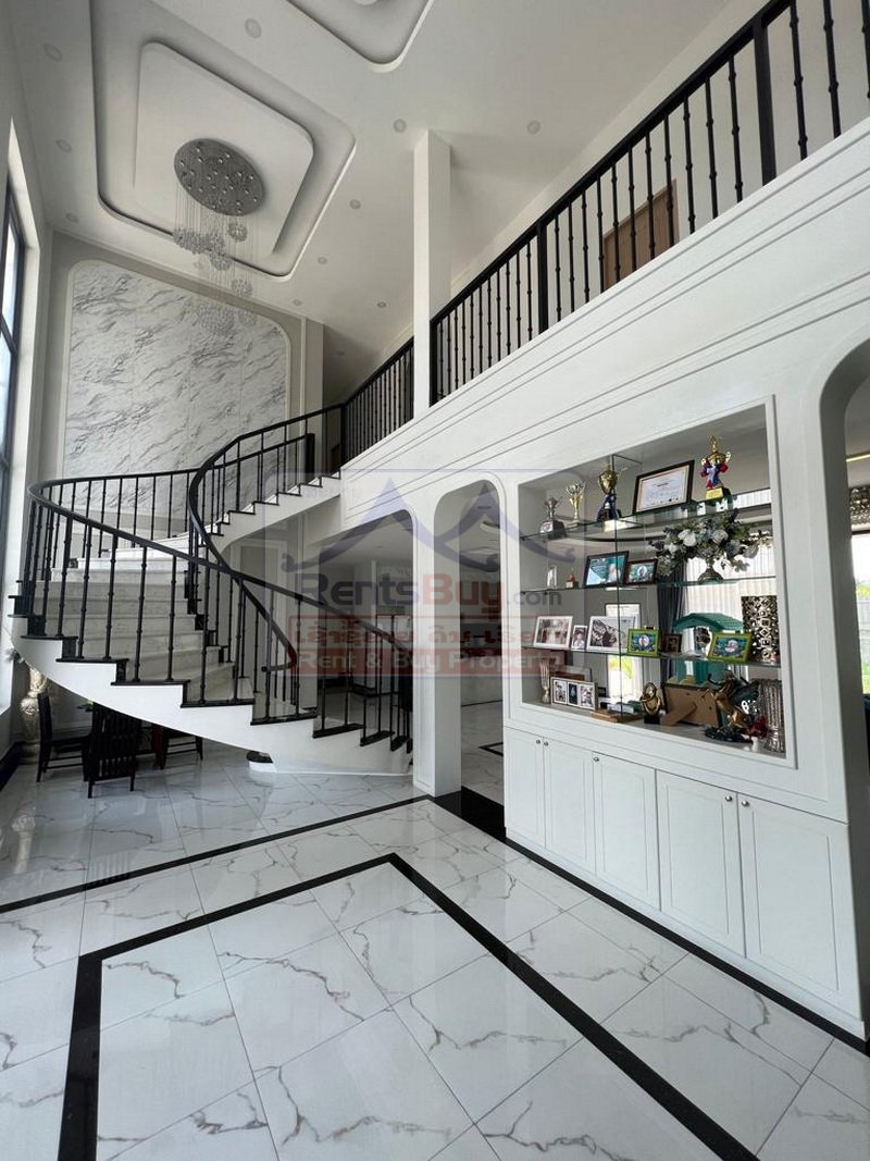 7084-Modern Luxury House for Rent in Vientiane Capital – Spacious 5-Bedroom Main Residence with Separate Guest House, 7 Bathrooms, and Premium Family Living Space