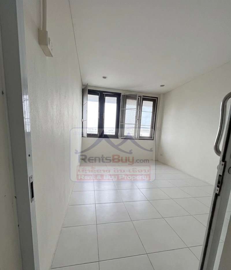houseforrent04 7113-Traditional Lao-Style Family House for Rent Near 150-Bed Hospital & Local Market, Vientiane Capital | 4 Bedrooms, Home Office, Garden Feel & Secure Parking