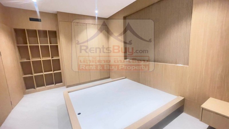 800