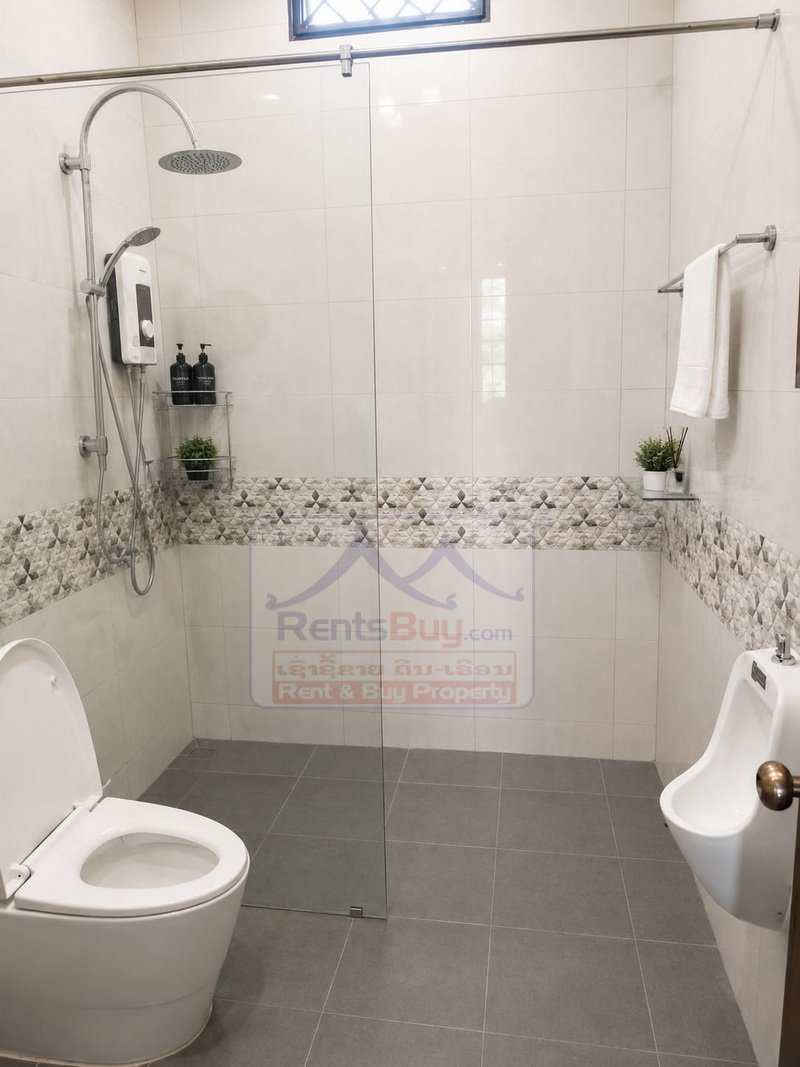 7115-Spacious 3-Bedroom Garden House for Rent Near Thadeua Clock Tower, Hadxaifong District, Vientiane Capital