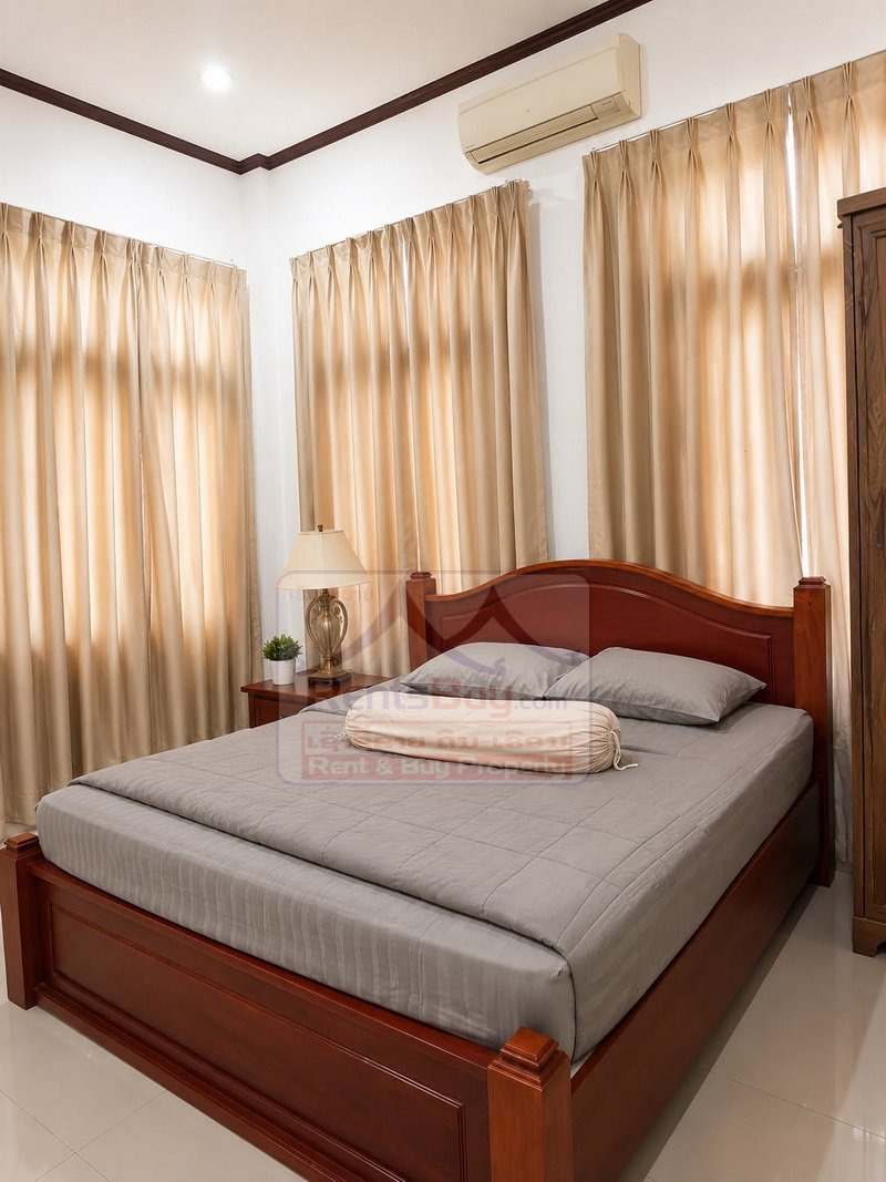 7115-Spacious 3-Bedroom Garden House for Rent Near Thadeua Clock Tower, Hadxaifong District, Vientiane Capital