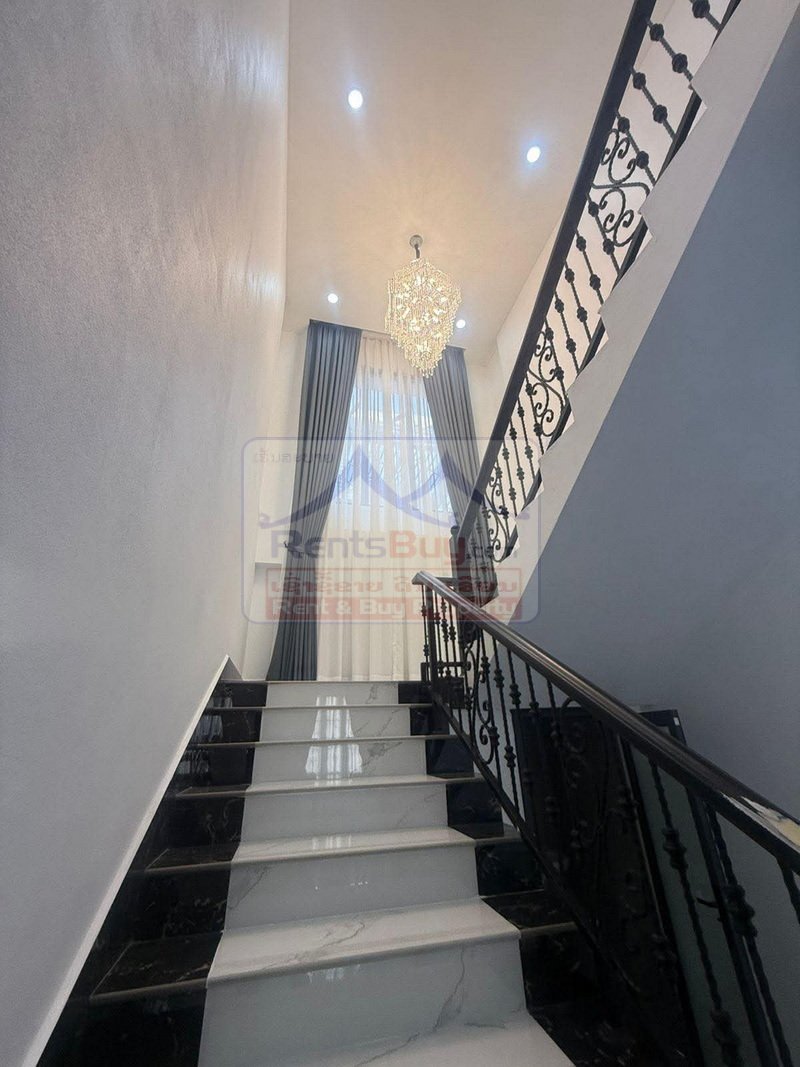 7091-Brand-New Modern Luxury 5-Bedroom Residence in Sisattanak, Vientiane Capital