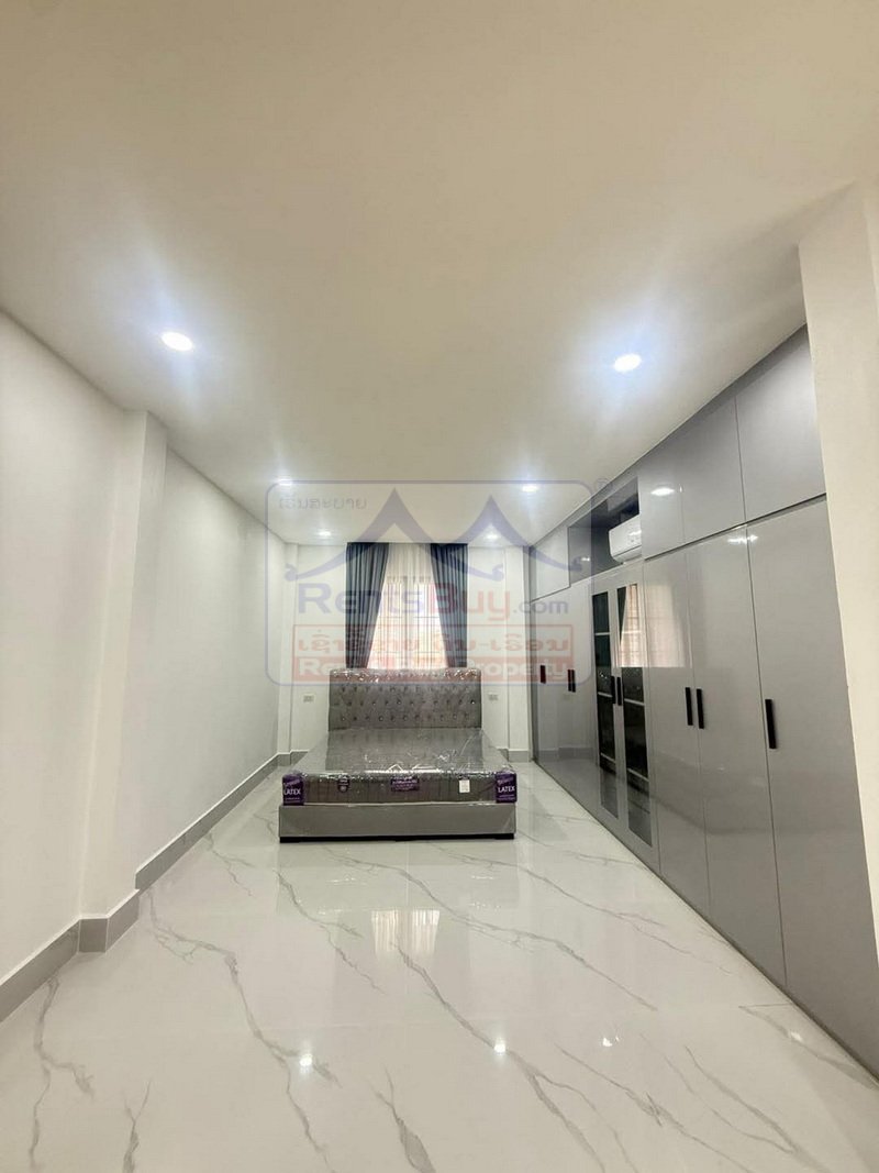 7091-Brand-New Modern Luxury 5-Bedroom Residence in Sisattanak, Vientiane Capital