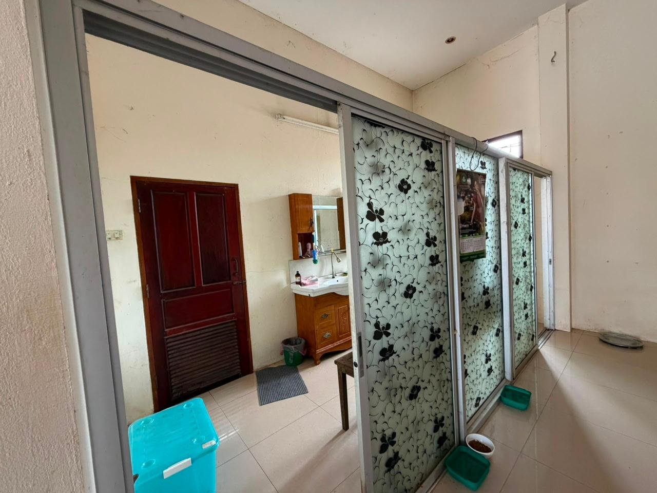 houseforsale08 7118-Spacious 4-Bedroom Family House for Sale Near the Lao–Thai Friendship Bridge, Hadxayfong District, Vientiane Capital | Freehold Property with Large Parking