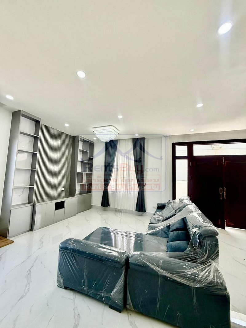7091-Brand-New Modern Luxury 5-Bedroom Residence in Sisattanak, Vientiane Capital