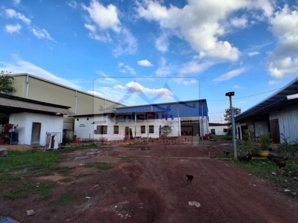 7081-Commercial Property with 4 Shophouses & 1 Warehouse for Sale in Xaythany District, Vientiane Capital
