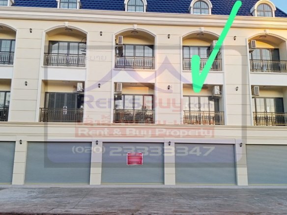 7135-Shophouse for Rent Near Lakeview Golf Club Vientiane | Prime Roadside Location with 4 Bedrooms & Excellent Business Potential