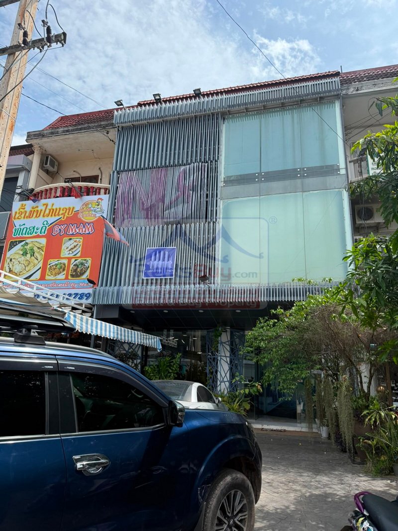 shophouseforrent01 7131-Prime 3-Storey Commercial Shophouse for Rent Near Patuxay Monument, Vientiane Capital – Ideal for Offices, Restaurants, Clinics & Retail Businesses