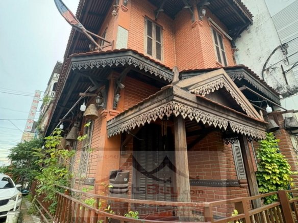 7160-Commercial Shophouse for Rent in That Dam, Vientiane – Ideal for Restaurant, Café & Business