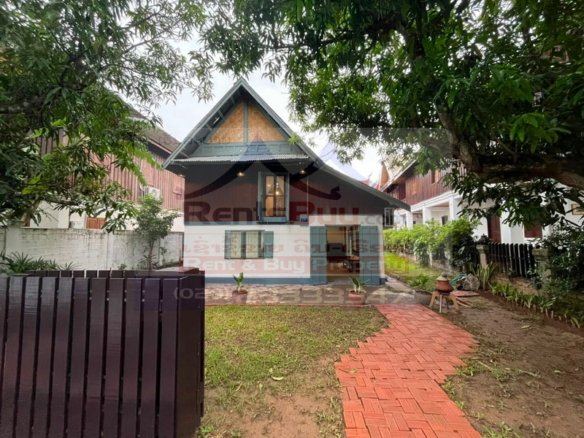 7193-Authentic Traditional Wooden House in Luang Prabang Heritage Conservation Area