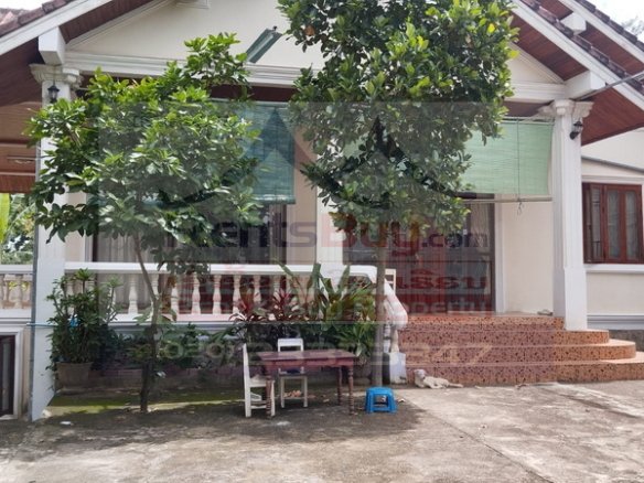 7226-3-Bedroom Villa with Garden, Parking & River Views for Rent in Luang Prabang