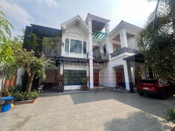 7231-Spacious 11-Bedroom Fully Furnished House for Rent Near International Schools & Embassies in Vientiane – Ideal for Staff & Group Accommodation