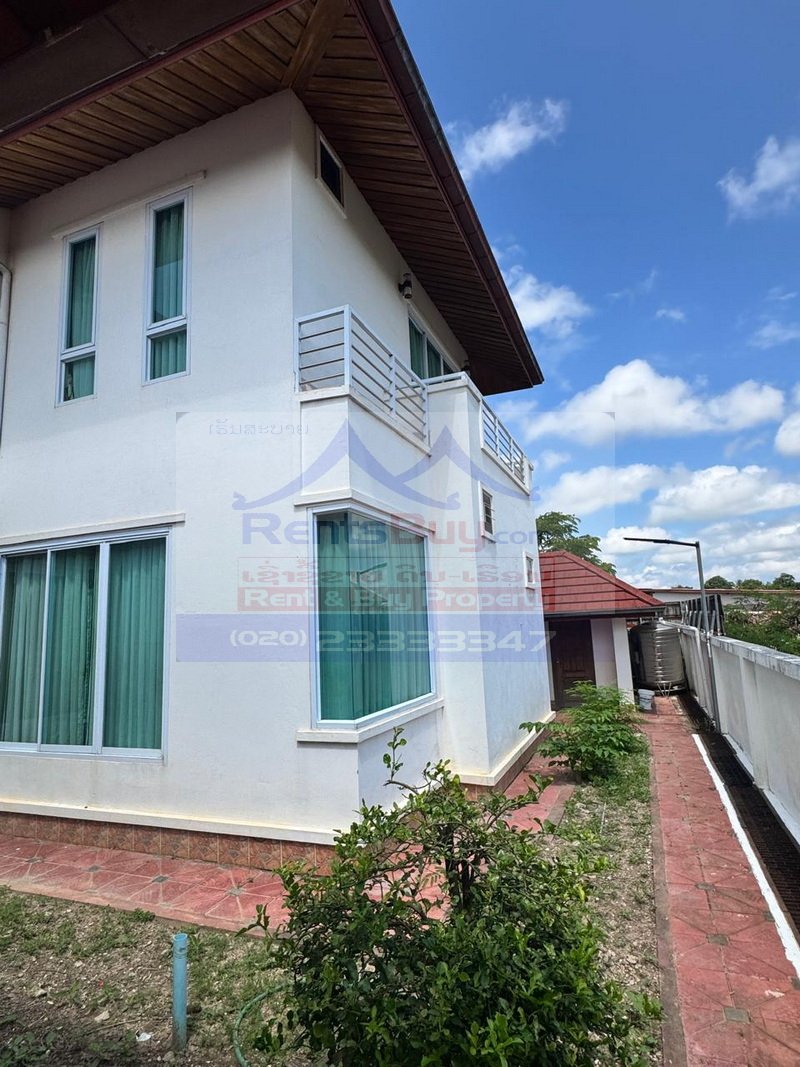 7228-Modern 4-Bedroom House for Rent Near U.S. Embassy and Lanexang Golf Driving Range, Vientiane