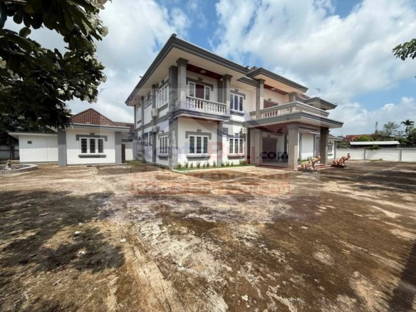 7196-Large Furnished 12-Bedroom Villa for Rent Near Patuxay & Kok Kok Mega Mart, Vientiane
