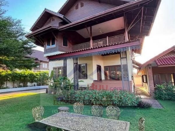 7211-Spacious 4-Bedroom House with Swimming Pool Near Embassies & International Schools in Vientiane