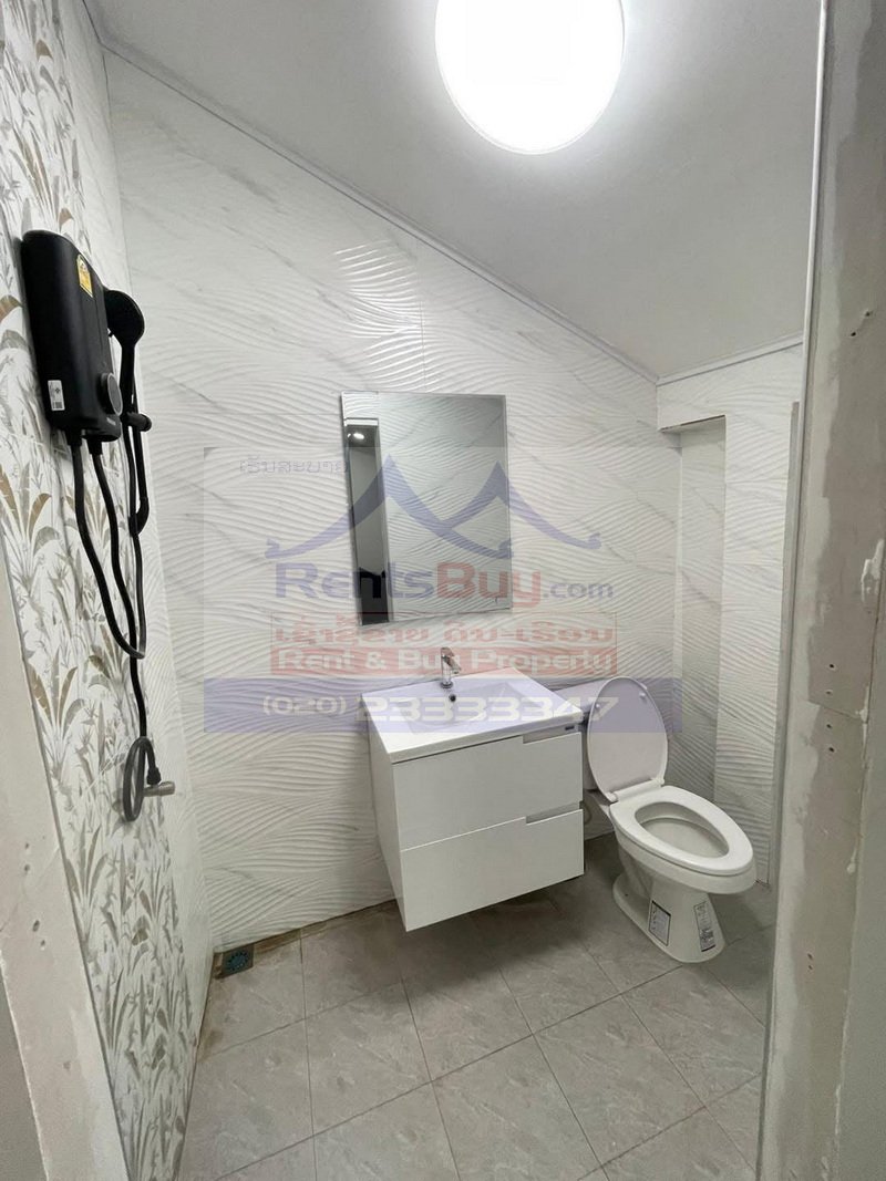 7224-Main Road Commercial Shophouse for Sale Near That Luang – Business & Residential Use