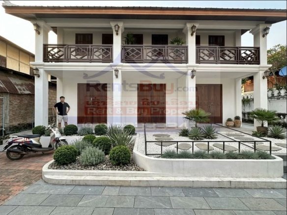 7287-Shophouse for Rent in Pakham Village, Luang Prabang – Near the Morning Market, Royal Palace, and Mekong Riverside
