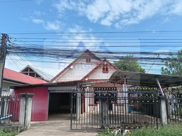 7255-3-Bedroom Family House for Rent in Luang Prabang – Main Road Access & Parking for 3 Cars