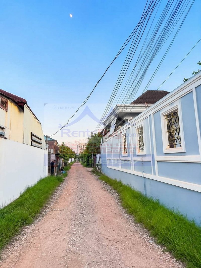 houseforsale01 7237-420 sqm Villa with 3 Bedrooms for Sale in Chanthabouly, Vientiane
